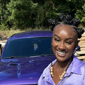 Meet your Posher, Makayla